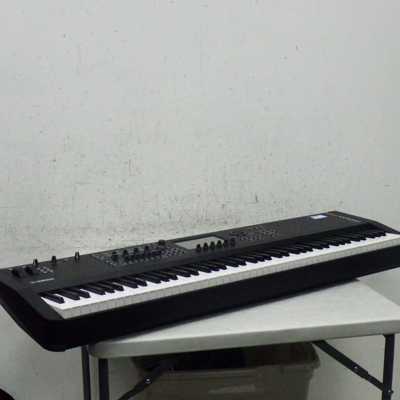 Used Yamaha YAMAHA MODX M8 Vintage 88-Key Keyboard 88-key