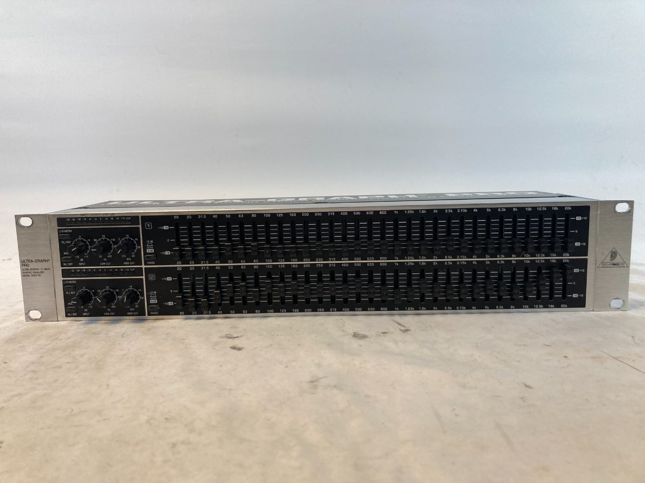 Used Behringer ULTRA-GRAPH PRO Equalizer