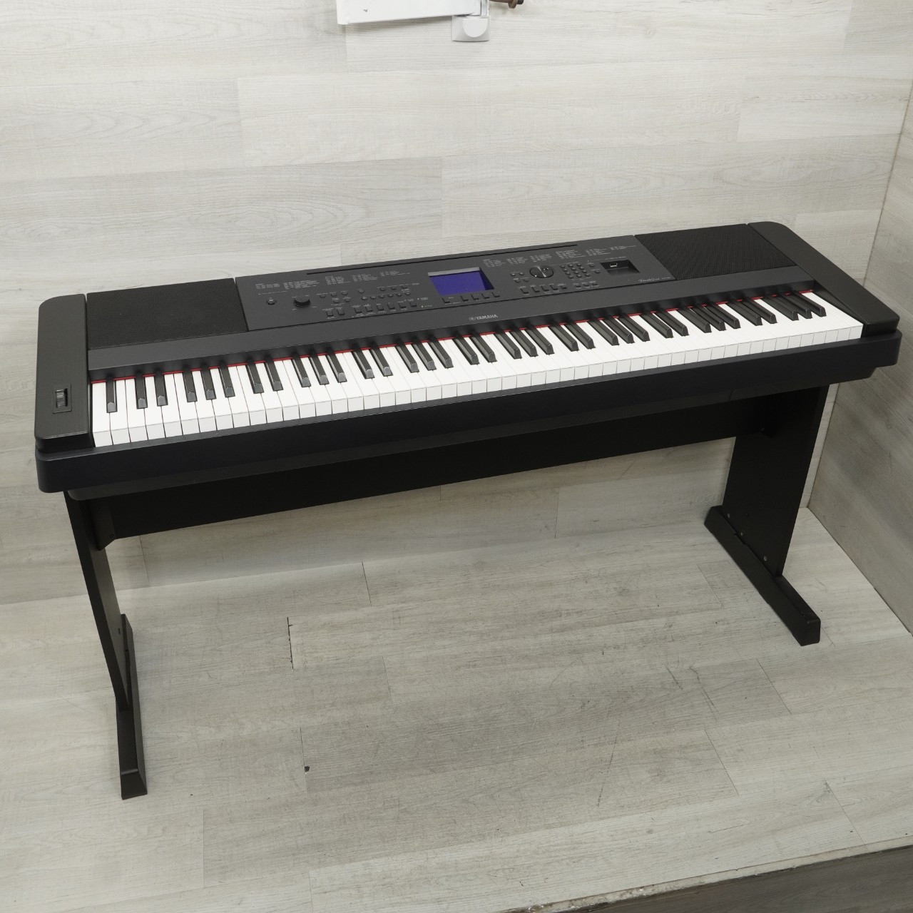 Used Yamaha DGX-660 88-key Keyboard - Local Pickup Only