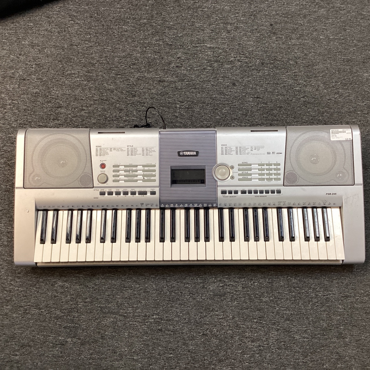 Used Yamaha PSR-295 61-Key Keyboard 61-Key