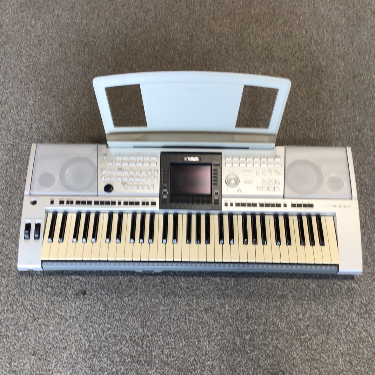 Used YAMAHA PSR3000 61 Key Synthesizer