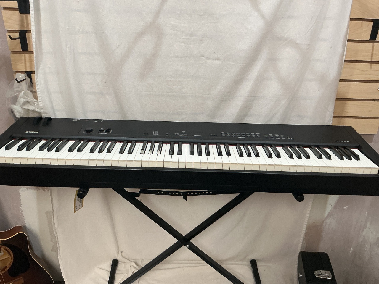 Used Yamaha CP33 88-Key Keyboard 88-key