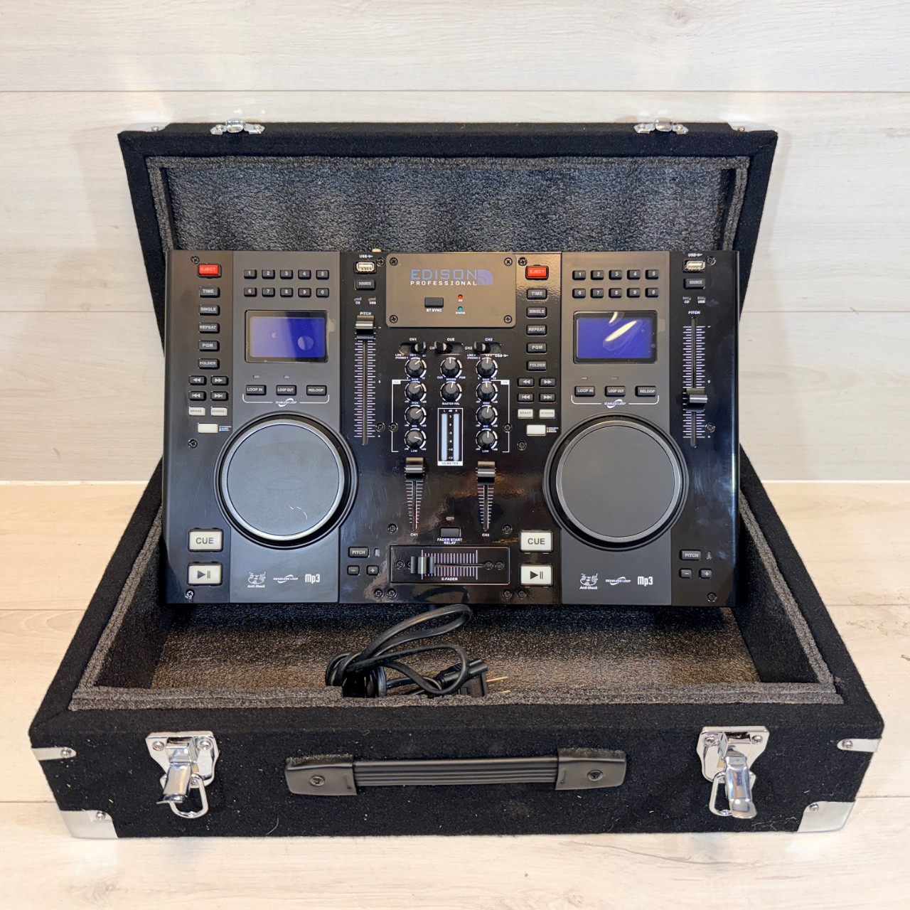 Used Edison Professional SCRATCH 2500 MKIV DJ Mixer