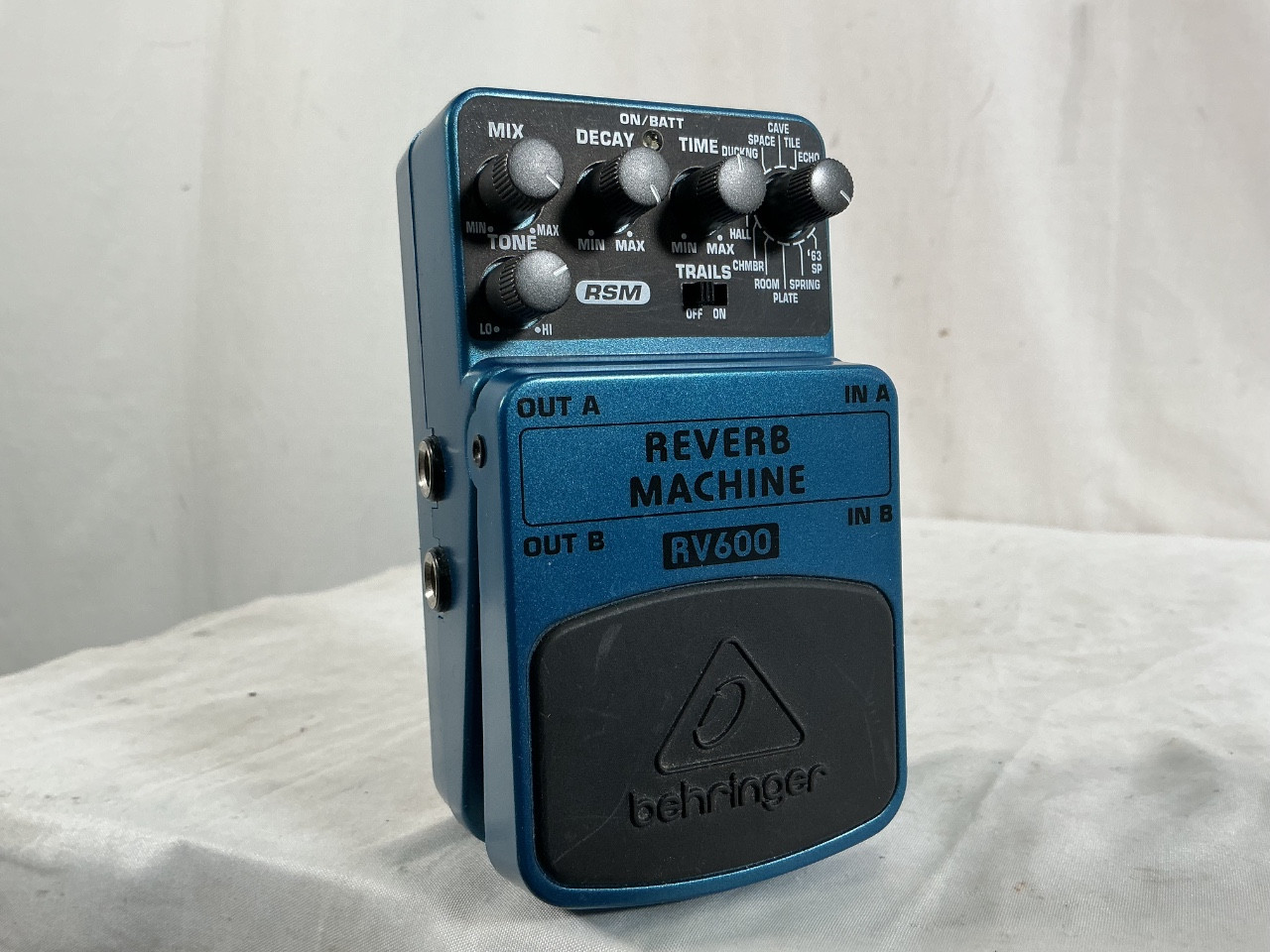 Used Behringer RV600 REVERB MACHINE Reverb Pedal