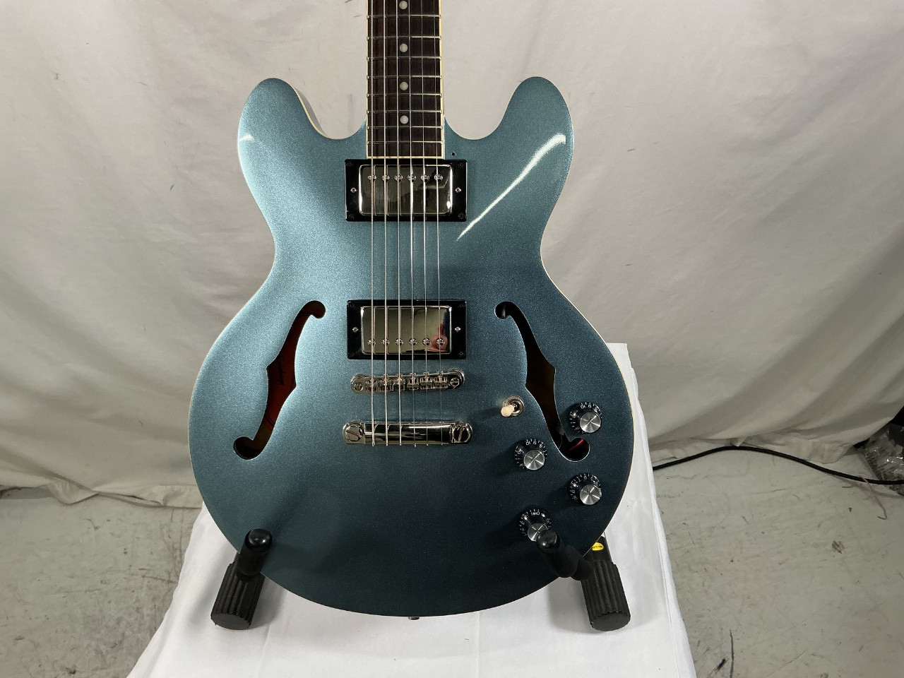 Used Epiphone ES-339 Semi-Hollow Electric Guitar Blue 6-String