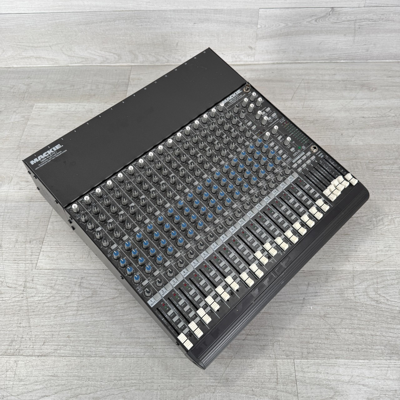 Used Mackie 1604-VLZ PRO - 16-channel Mixer