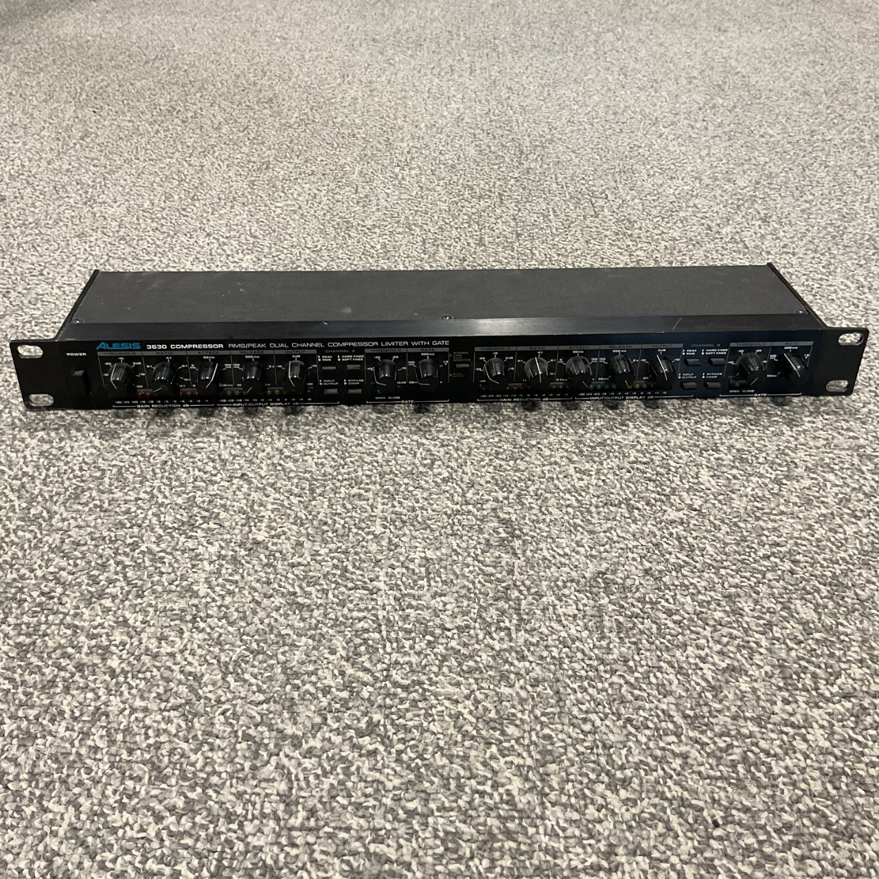 Used ALESIS 3630 COMPRESSOR