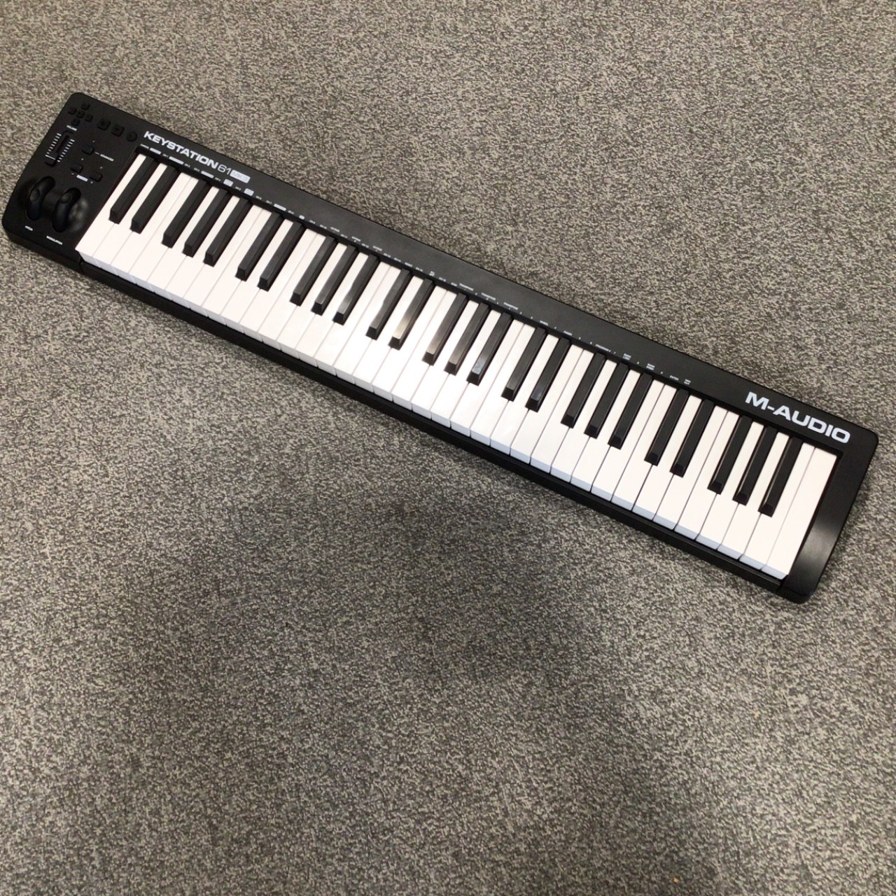 Used M-AUDIO KEYSTATION 61 MK 3 61-Key Controller