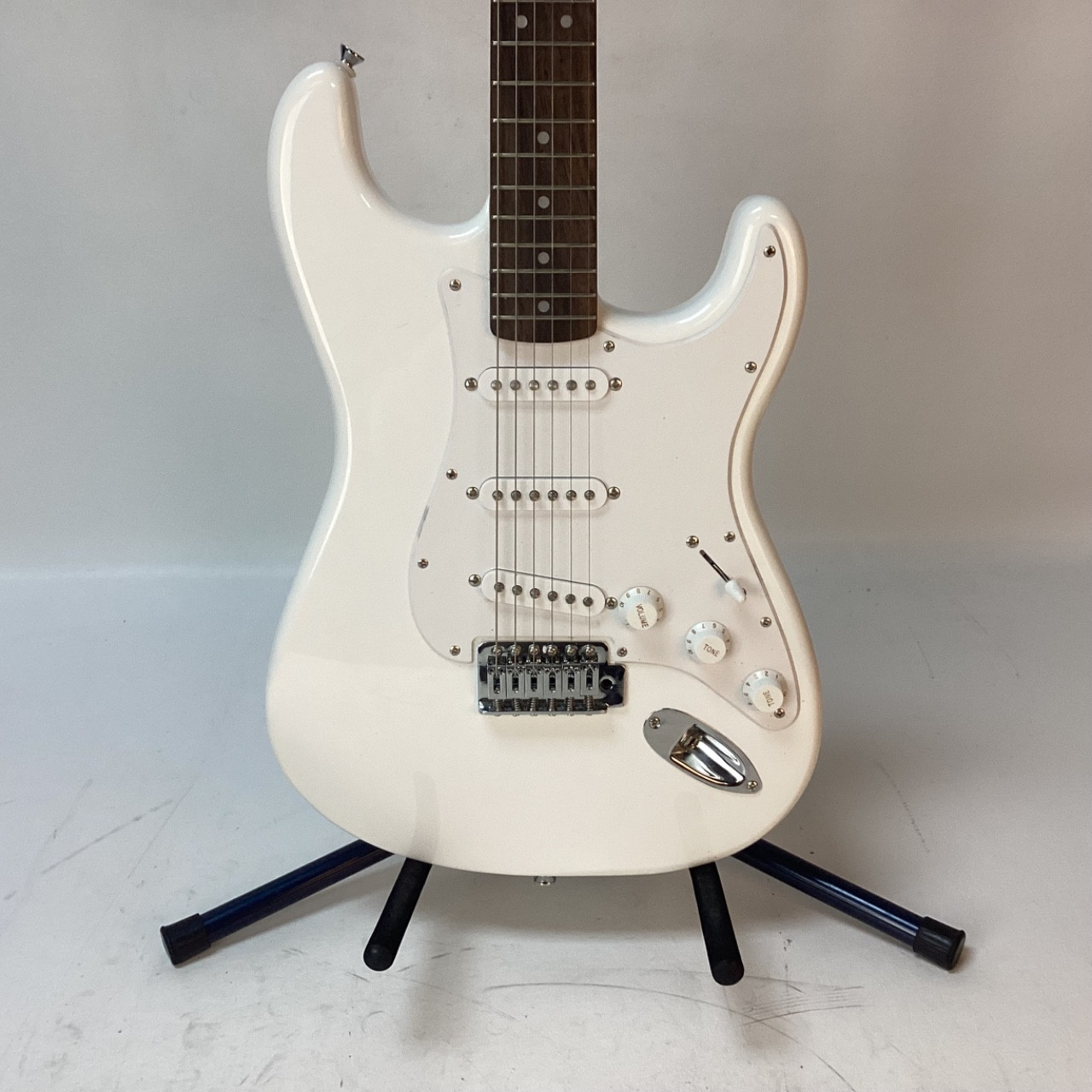 Used Squier STRATOCASTER S Type Electric Guitar White 6-String