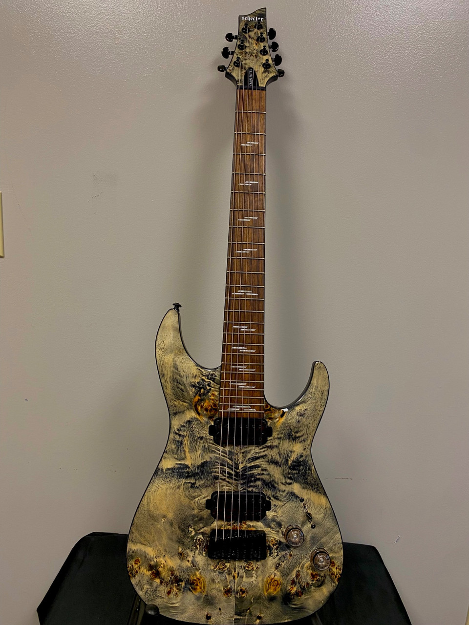 Used Schecter DIAMOND SERIES OMEN ELITE ELEC GTR S Type Electric