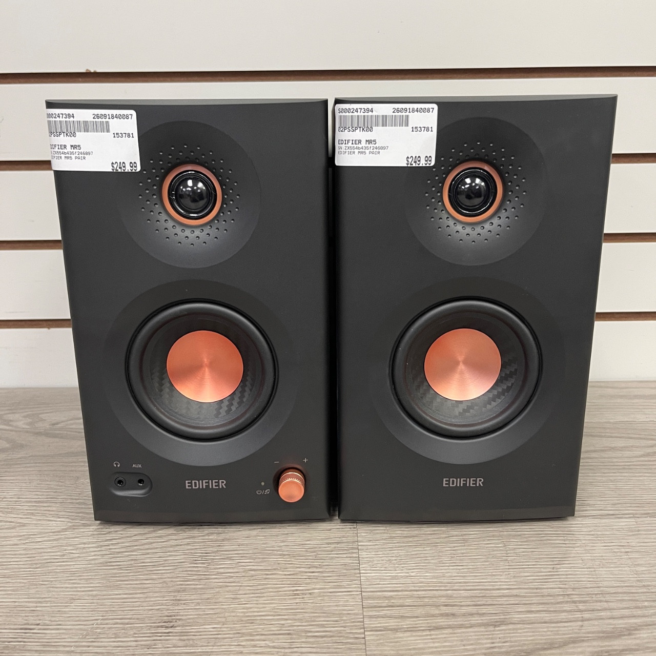 Used EDIFIER MR5 Powered Studio Monitor