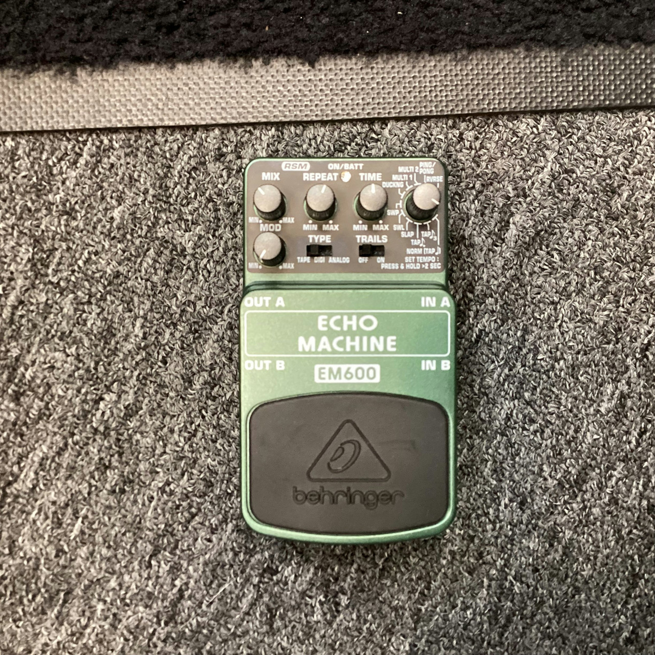 Used Behringer EM600 Guitar Effects Delay Guitar Effects Used Behringer EM600 Guitar Effects Delay Guitar Effects