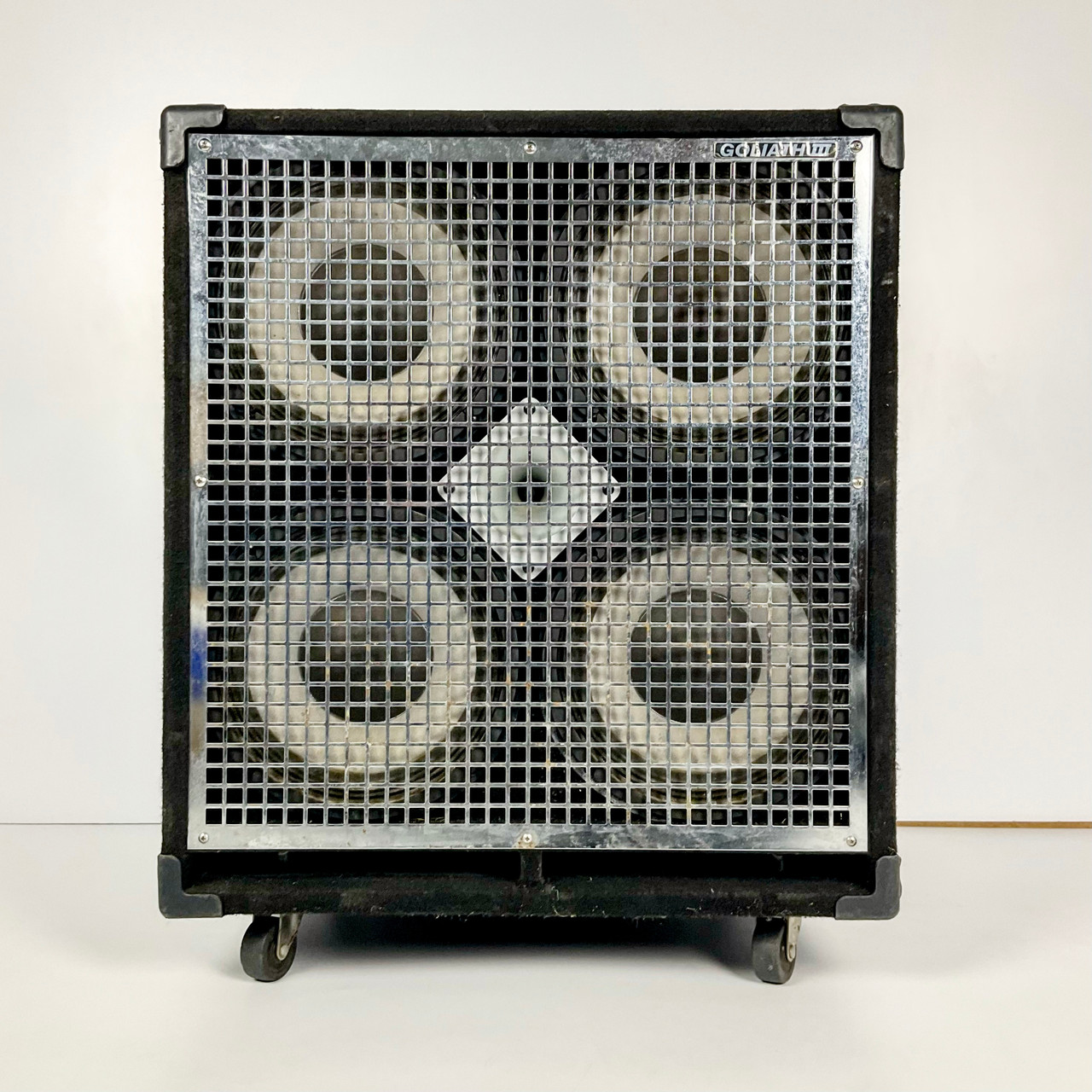 SWR  GOLIATH Ⅲ SPEAKER SYSTEM SWR Goliath III Bass Cabinet (700 Watts, 4x10 in.) | zZounds