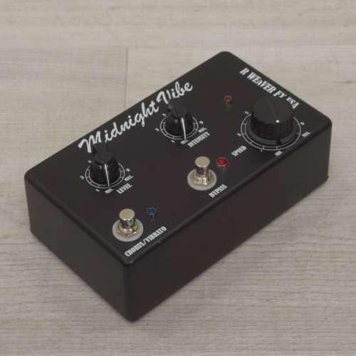Used R Weaver FX USA Midnight Vibe Distortion Pedal 40015-S000314745