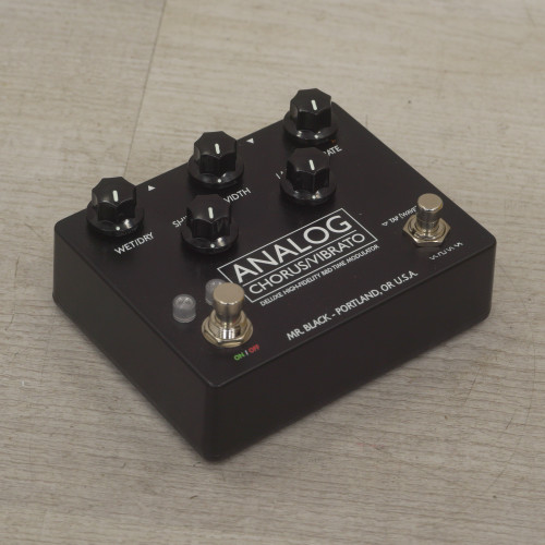 Vist Large View of Product Image Which is Used Mr. Black Analoig Chorus Vibrato Deluxe Chorus Pedal 40015-S000314904