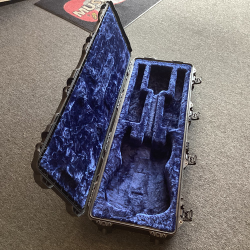 Vist Large View of Product Image Which is Used Gator TITAN ELECTRIC CASE Guitar Case