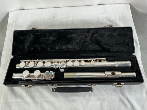 Vist Large View of Product Image Which is Used Gemeinhardt MODEL 2SP C-FOOT Silver Head Flute