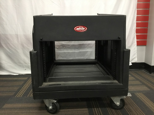 Used SKB MIXER CASE ON CASTERS Medium Mixer Case 40012-S000292298