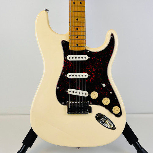 Used Fender 2002 Standard Stratocaster Olympic White Electric Guitar 41121-S000048803