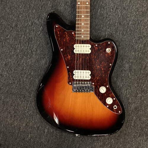 Used Squier JAGMASTER Offset Double Cutaway Electric Guitar Sunburst 6-String 40111-S000182211