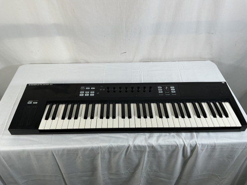 Vist Large View of Product Image Which is Used Native Instruments KOMPLETE KONTROL S61 Controllers 61-Key