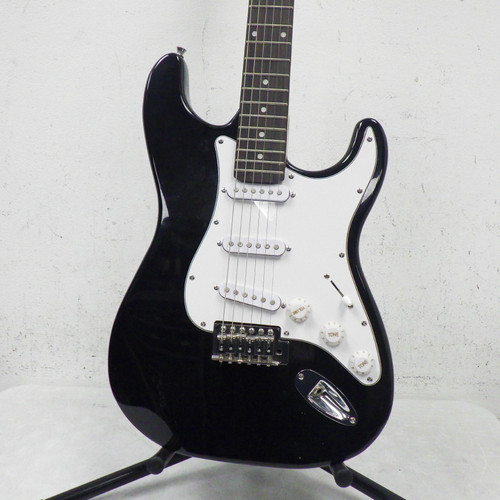 Used Zeny Black Stratocaster Black Electric Guitar 40042-S000248683