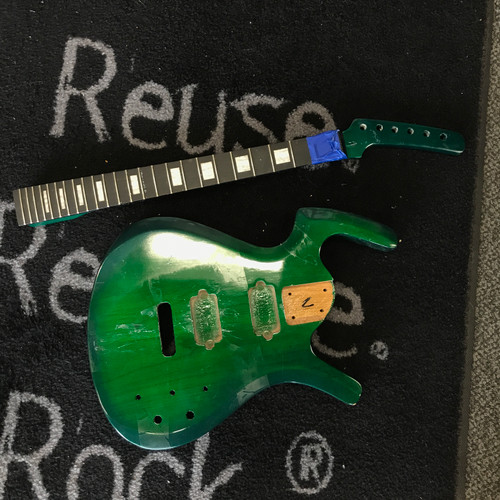 Vist Large View of Product Image Which is Used PARKER FLY KIT BODY/NECK Electric Guitar Green 6-String