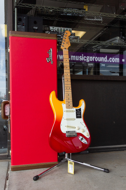 Vist Large View of Product Image Which is Used Fender PLAYER PLUS Electric Guitar Custom Graphics 6-String