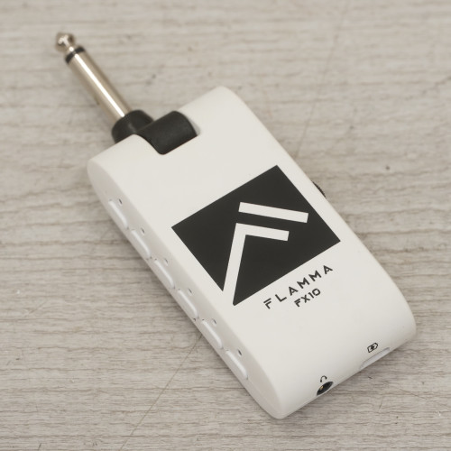 Vist Large View of Product Image Which is Used FLAMMA FX10 Solid State Guitar Amp 40015-S000319771