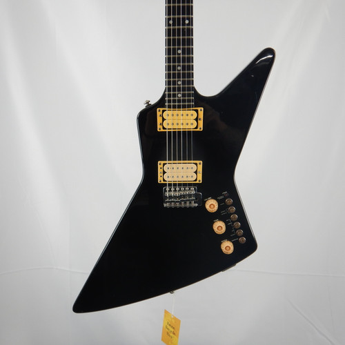 Used Cort EFFECTOR ELECTRIC GUITAR Vintage Pointy Electric Guitar Black 6-String 40123-S000125408
