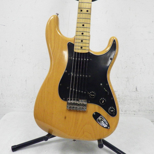 Used Fender 1982 Stratocaster Vintage Electric Guitar Natural 40042-S000250432