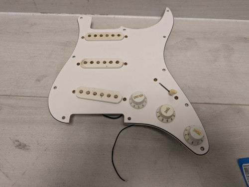 Used Squier STRAT PICKGUARD AND PICKUPS Guitar Accessory 41108-S000059713