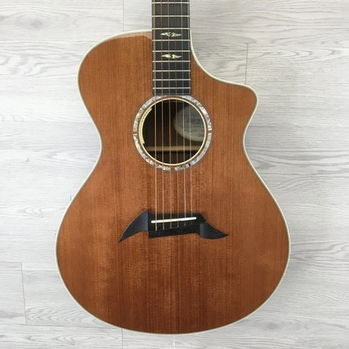 Vist Large View of Product Image Which is Used Breedlove Masterclass Focus SE Redwood Top/E.I. Rosewood *NECK REPAIR