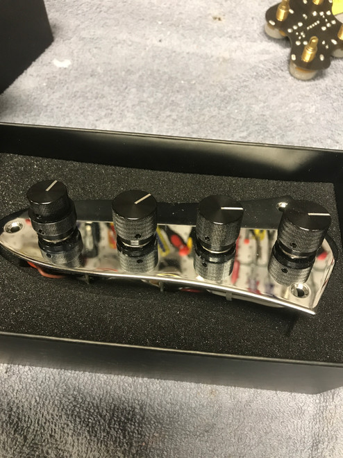 Vist Large View of Product Image Which is Used Sadowsky ONBOARD BASS PREAMP Guitar Hardware