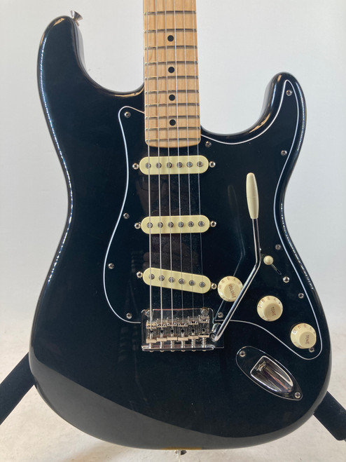 Used Fender MIM FENDER STRATOCASTER Electric Guitar 41127-S000055353