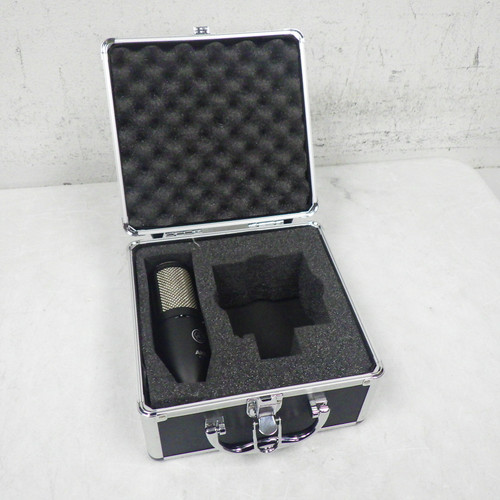 Used Akg P220 with Case Condenser Microphone 40042-S000251447