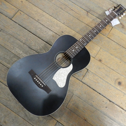 Used Art & Lutherie ROADHOUSE FADED BLACK Solid Top Acoustic Guitar Black 40105-S000075393
