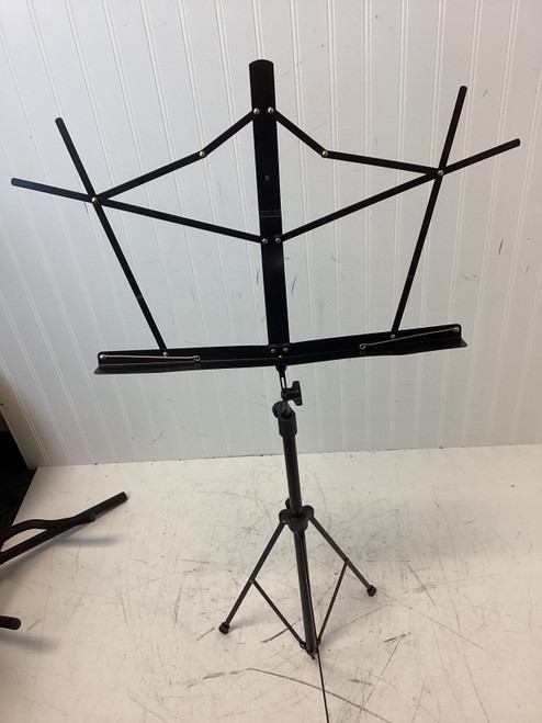 Used MUSIC AND ARTS FOLDING MUSIC Band Instrument Stand 40107-S000150443