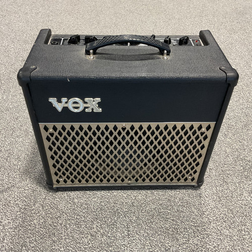 Used VOX DA15 1 x 8 Solid State Guitar Amplifier 41106-S000089592