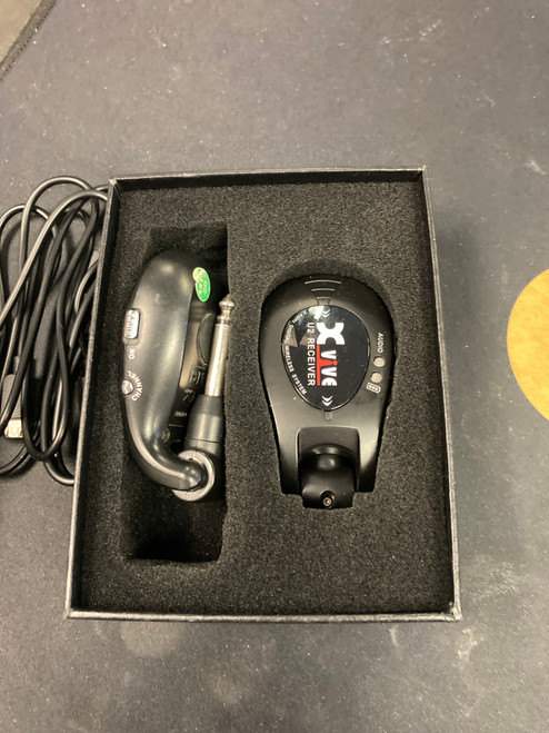 Used XVIVE U2R GUITAR WIRELESS Wireless Microphone 40085-S000104327