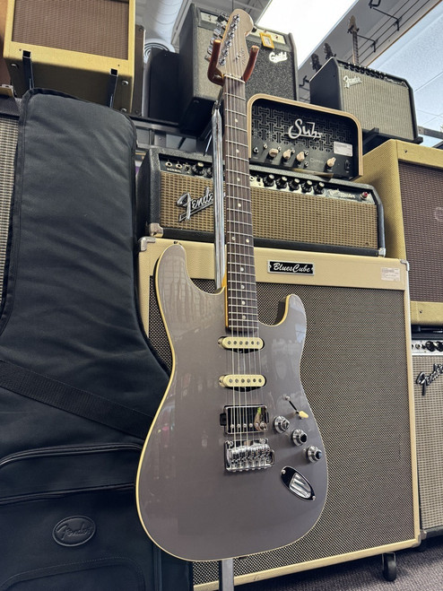 Vist Large View of Product Image Which is Used Fender AERODYNE STRAT HSS Electric Guitar Silver/Gray 6-String