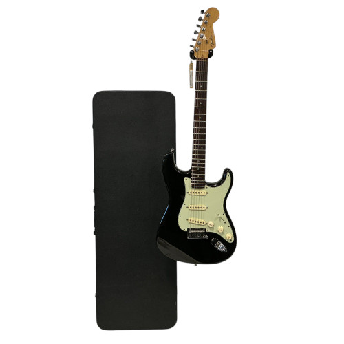 Vist Large View of Product Image Which is Used Fender 2005 DELUXE STRATOCASTER S Type Electric Guitar Black 6-String 40009-S000302198