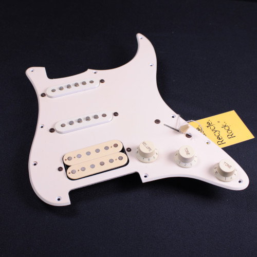 Used LOADED STRAT PICK GUARD Guitar Hardware 40123-S000126700
