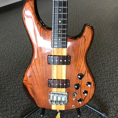 Vist Large View of Product Image Which is Used Ibanez MUSICIAN MC900 DS Vintage J Type Bass Guitar Wood 4-String 41125-S000038228