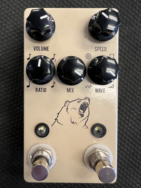 Used JHS Pedals KODIAK TREMOLO Guitar Effects Pedal 41116-S000046960