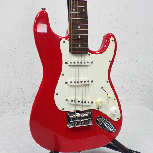 Used Squier Mini Strat Red Electric Guitar 40042-S000254056