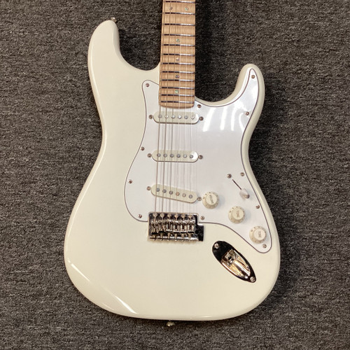 Used Squier STRATOCASTER CLASSIC VIBE 70S S Type Electric Guitar White 6-String 40111-S000184926