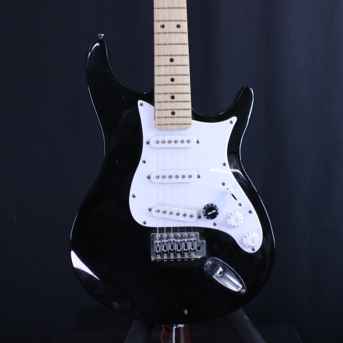 Used Behringer S-TYPE GUITAR S Type Electric Guitar Black 6-String 40123-S000127701