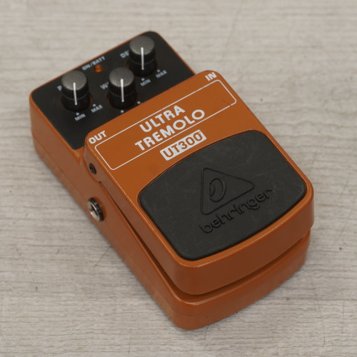 Used Behringer UT300 Tremolo Pedal 40015-S000324086