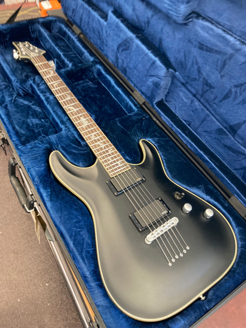 Used Schecter DAMIEN PLATINUM Electric Guitar Black 6-String 40085-S000104728
